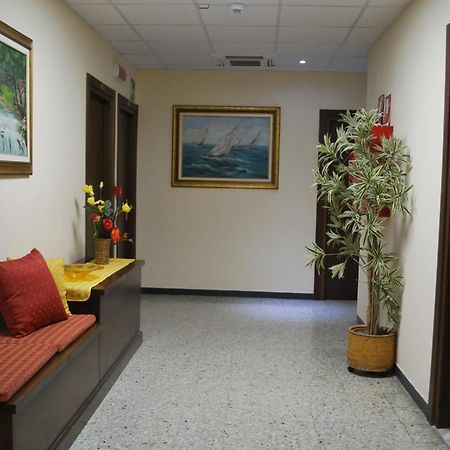 Hotel Galleano Лайджелия Екстериор снимка