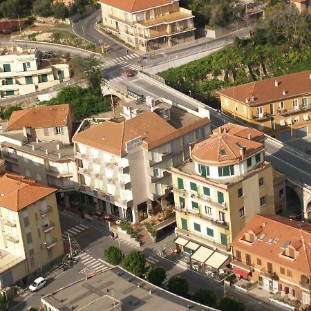 Hotel Galleano Лайджелия Екстериор снимка