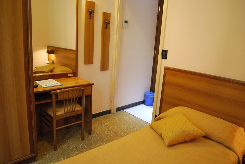 Hotel Galleano Лайджелия Стая снимка