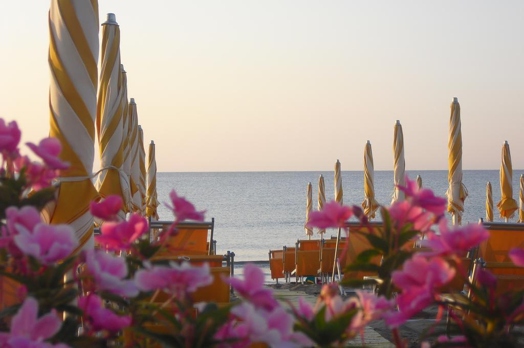 Hotel Galleano Лайджелия Екстериор снимка