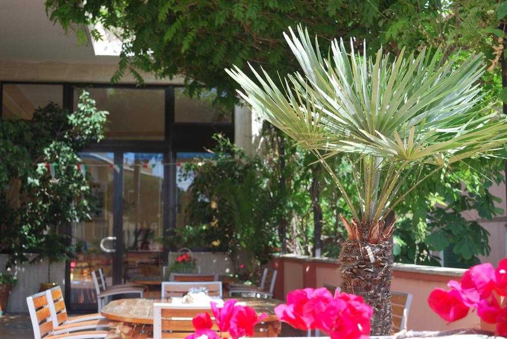 Hotel Galleano Лайджелия Екстериор снимка